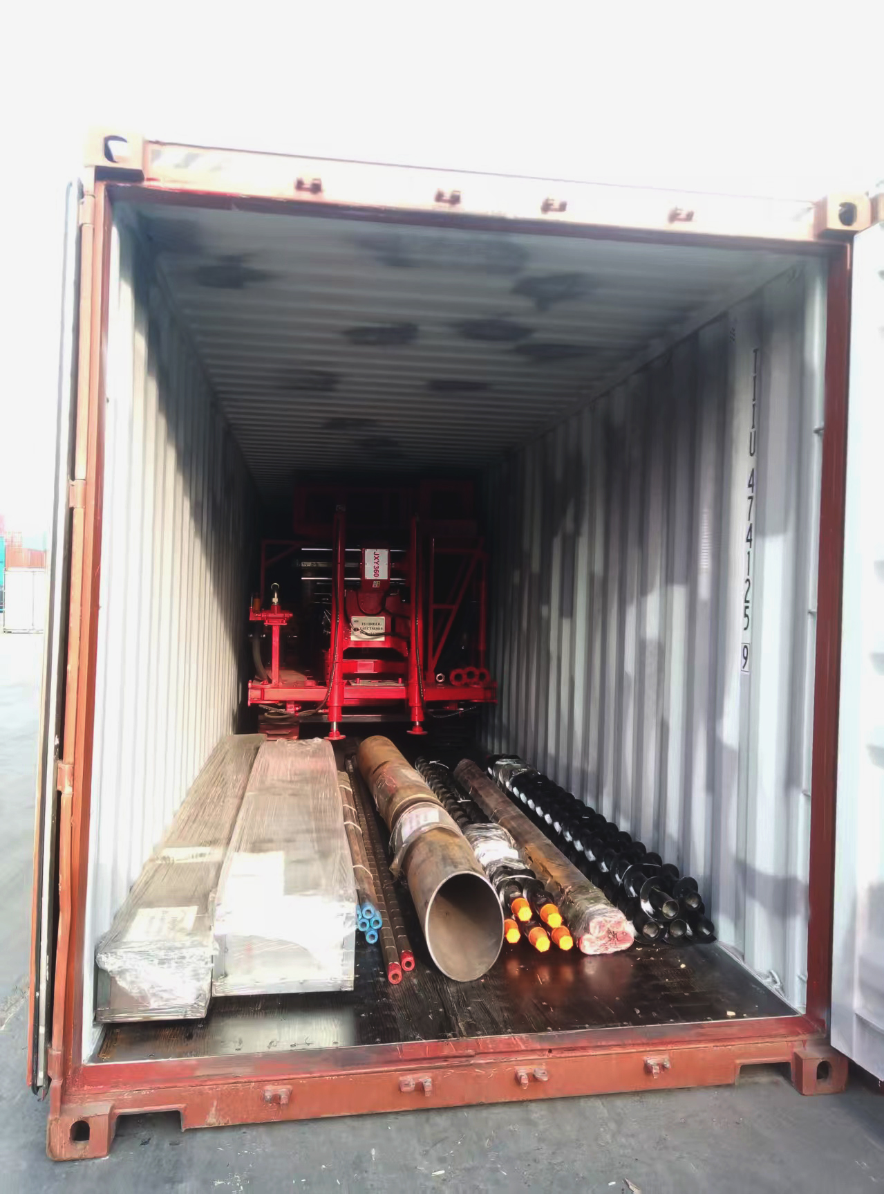 La fábrica de perforación vertical con husillo montada en crawler JXY360 ha sido enviada a Europa La fábrica de perforación vertical con husillo montada en crawler JXY360 ha sido enviada a Europa