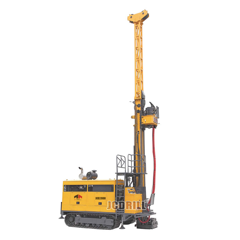 Буровая установка JCD2000 с полностью гидравлическим приводом, гусеничным шасси, для алмазного бурения поверхностных скважин.