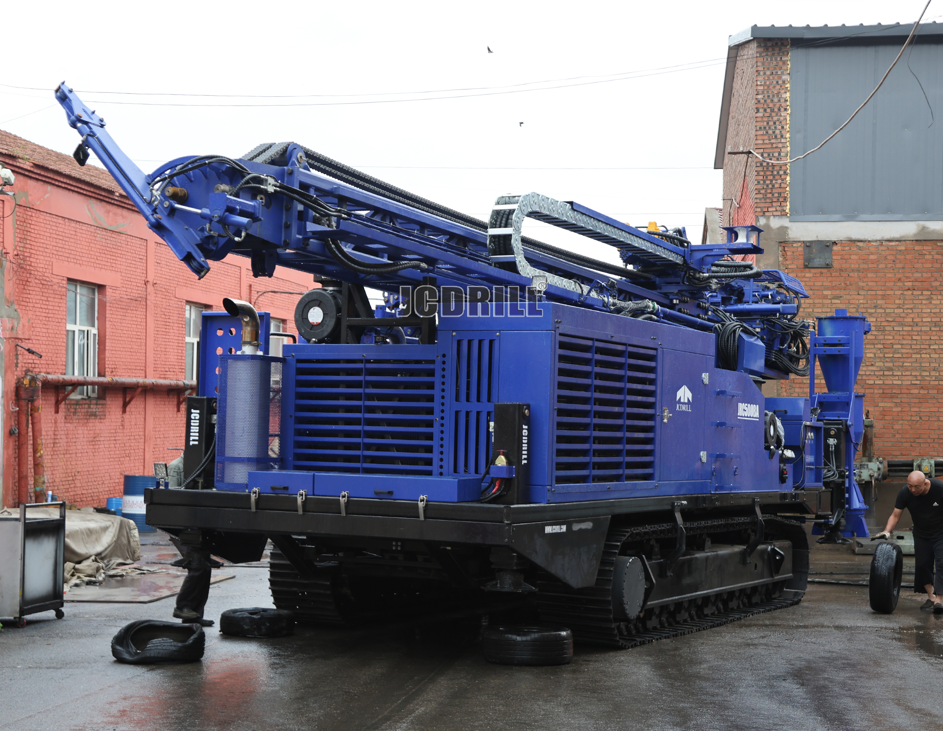 JCDRILL presenta el nuevo rig de perforación JRC500BA con circulación inversa y compresor de aire integrado para la exploración minera de alta eficiencia